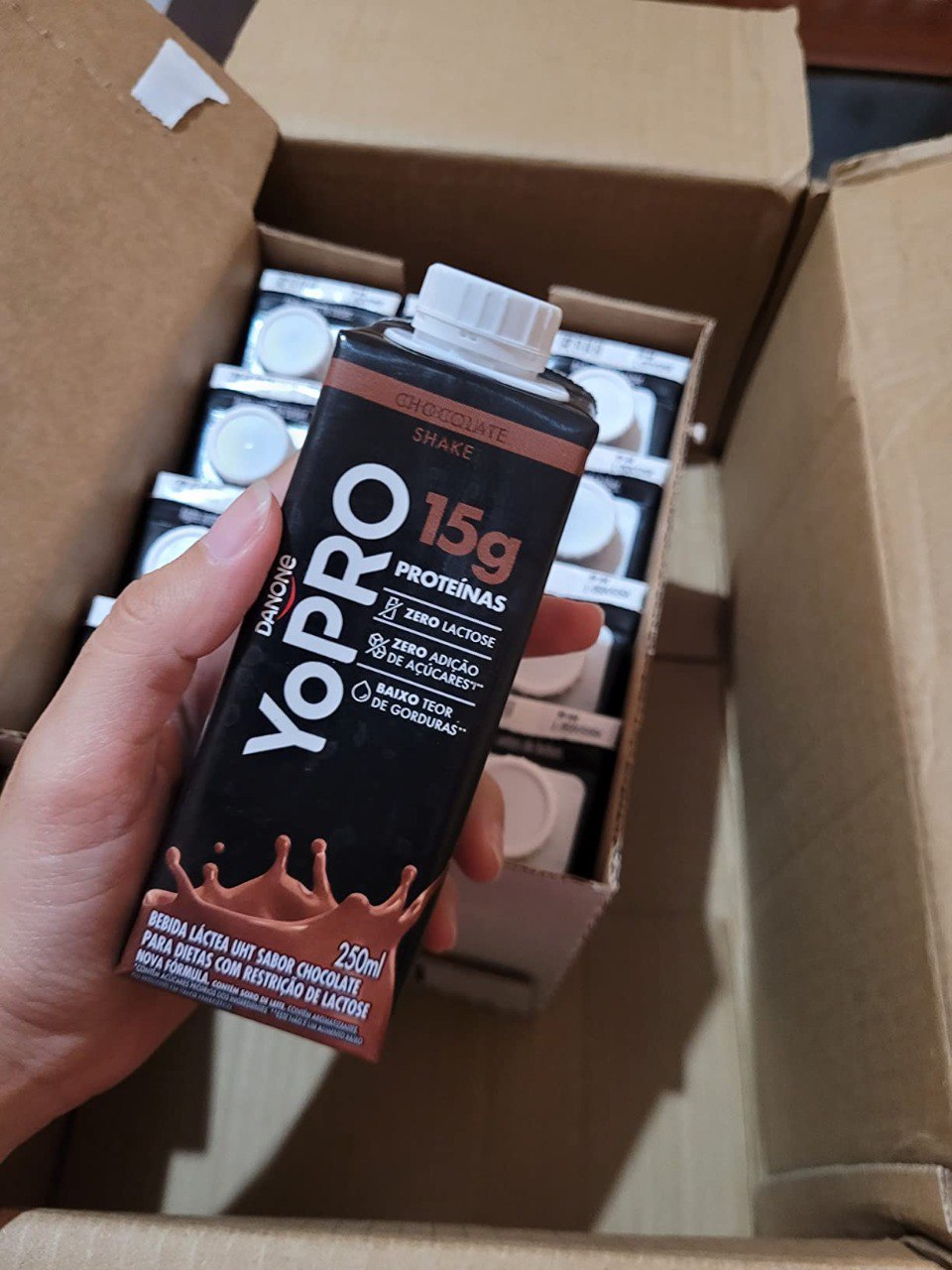 YoPRO Bebida Láctea UHT Chocolate 250ml - 12 unidades