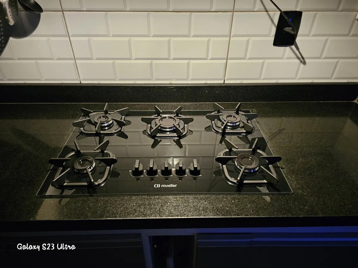 Cooktop Mueller 5 Bocas Com Queimador Ultra Chama Preto 127/220v