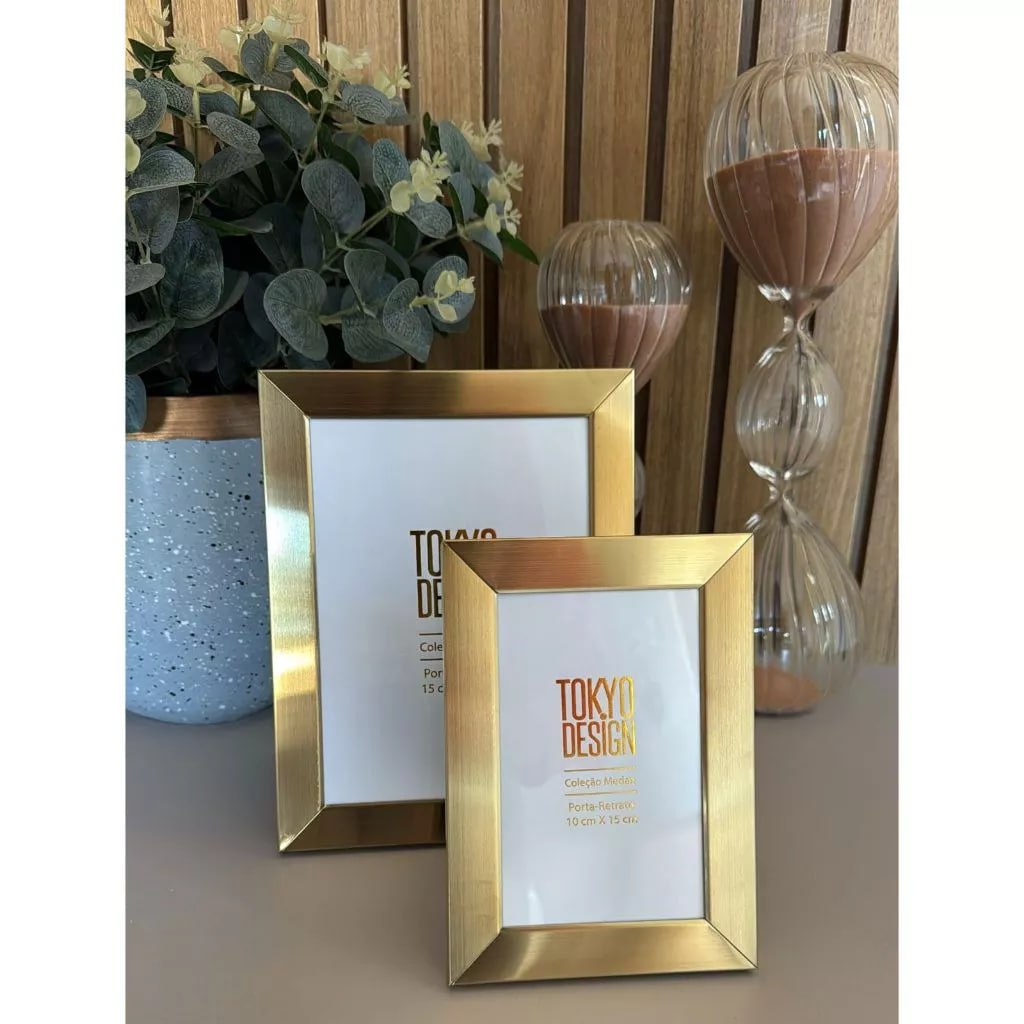 Porta Retrato Natal Dourado Fosco em Metal com visor em vidro Medan