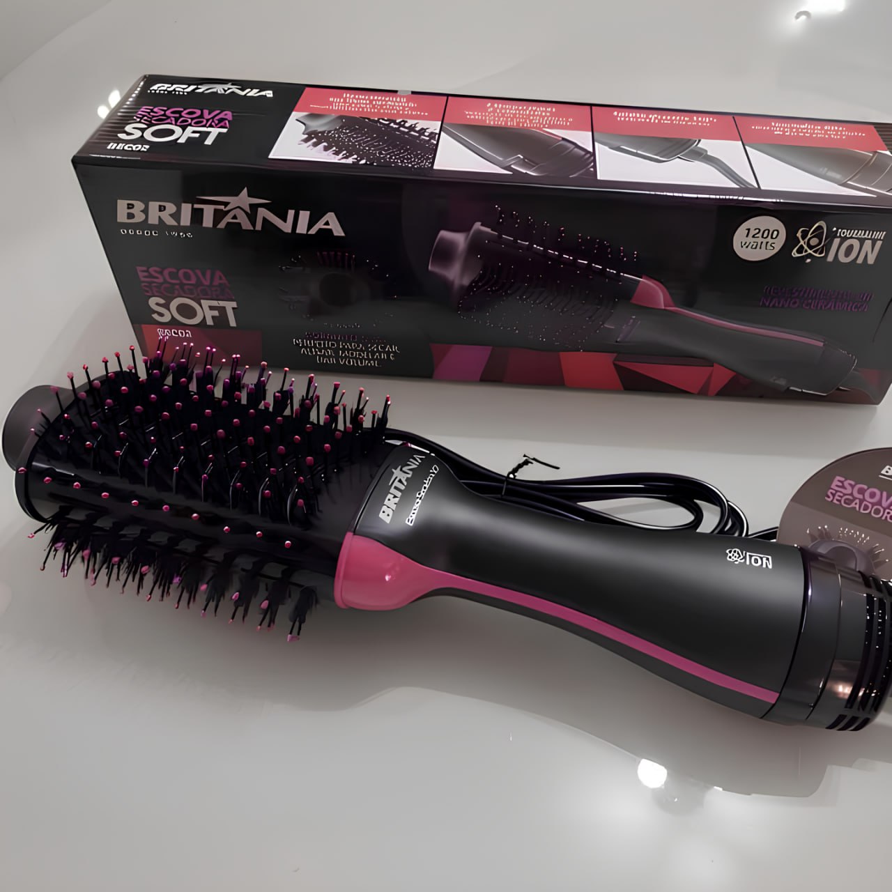 Escova Secadora Britânia BEC02PR Bivolt 4 em 1 1300W