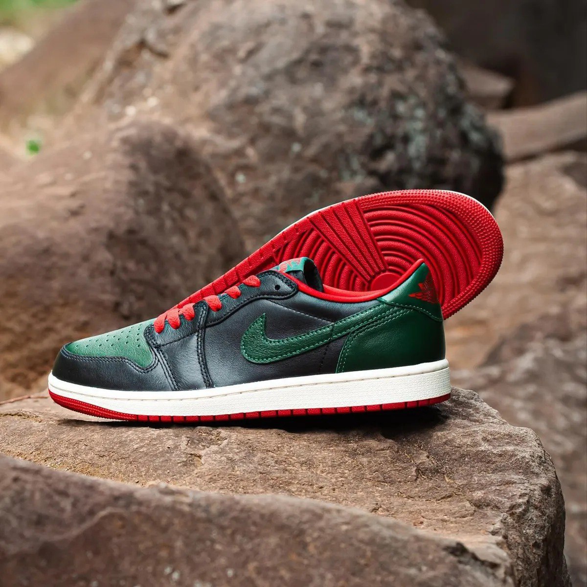 Tênis Air Jordan 1 Retro Low Og Feminino - Tam. 34