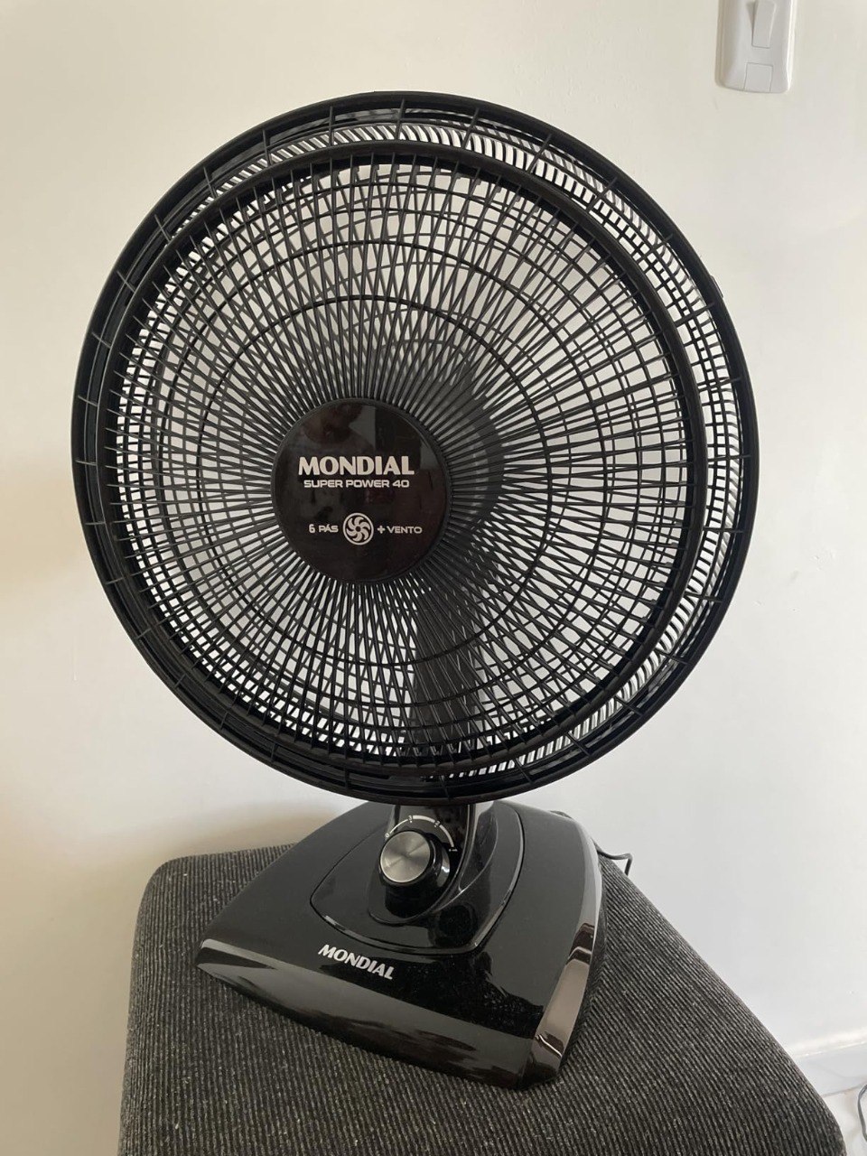 Ventilador de Mesa Mondial 220V, 40cm, 6 pás, Super Power - VSP-40-B