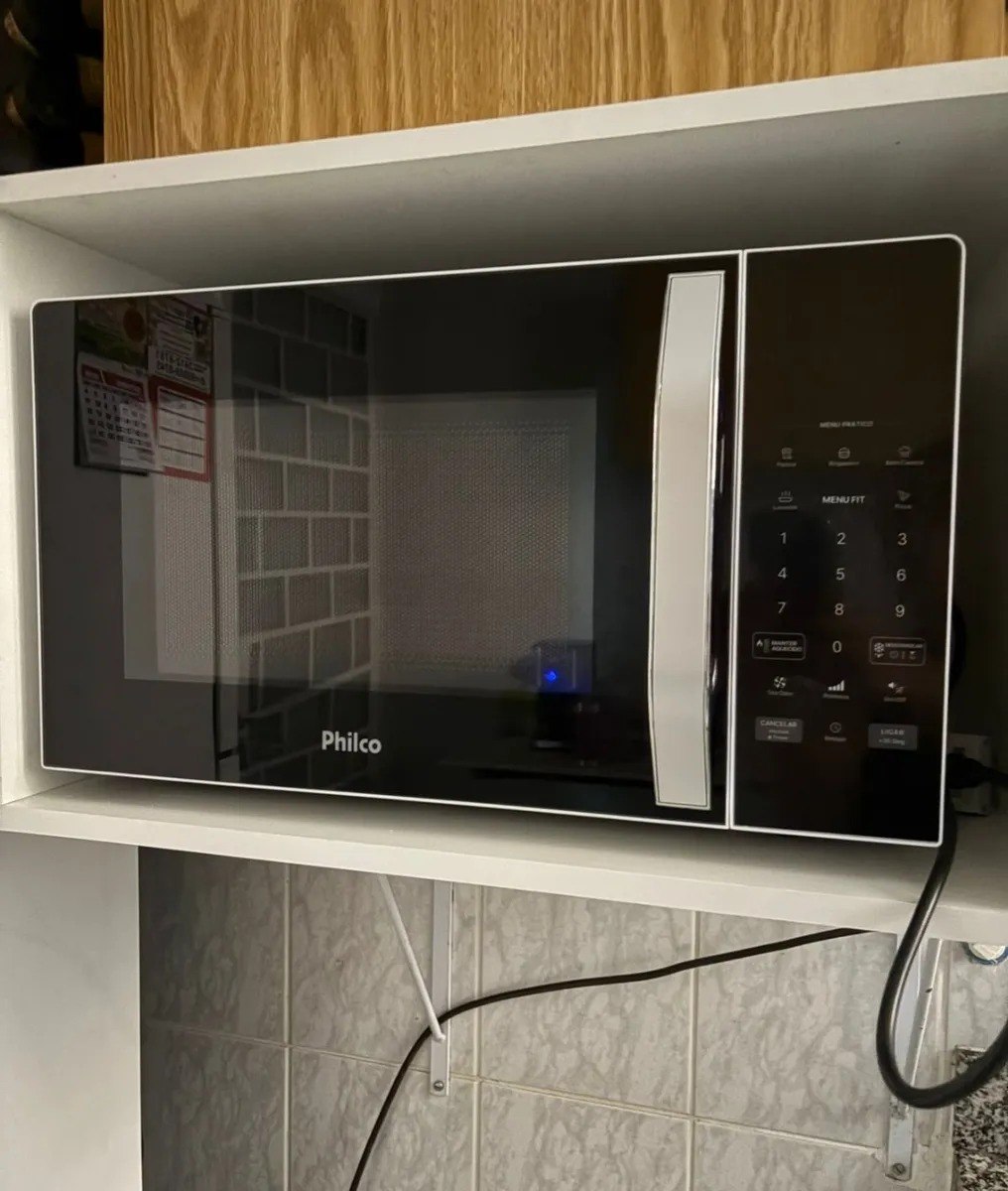 Micro-ondas 33l Philco Teclas Fáceis Limpa Fácil 1400w Pm36 127v