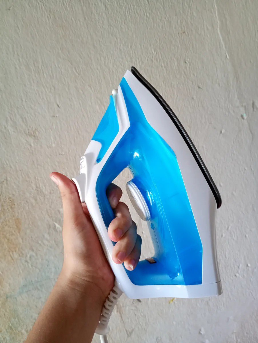 Ferro De Passar A Vapor Bfv202az Base Antiaderente Britânia