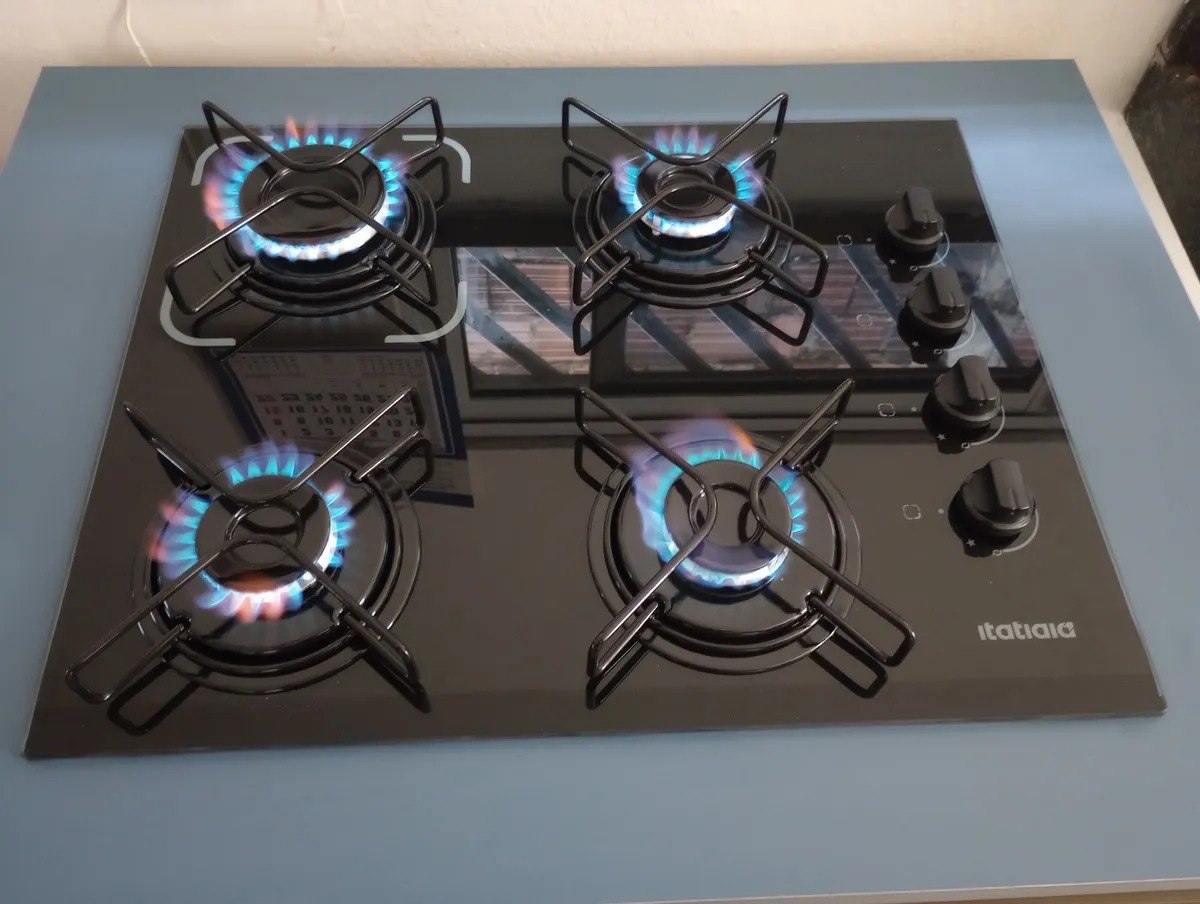 Cooktop Itatiaia Essencial 4 Bocas Cor Preto 127/220v
