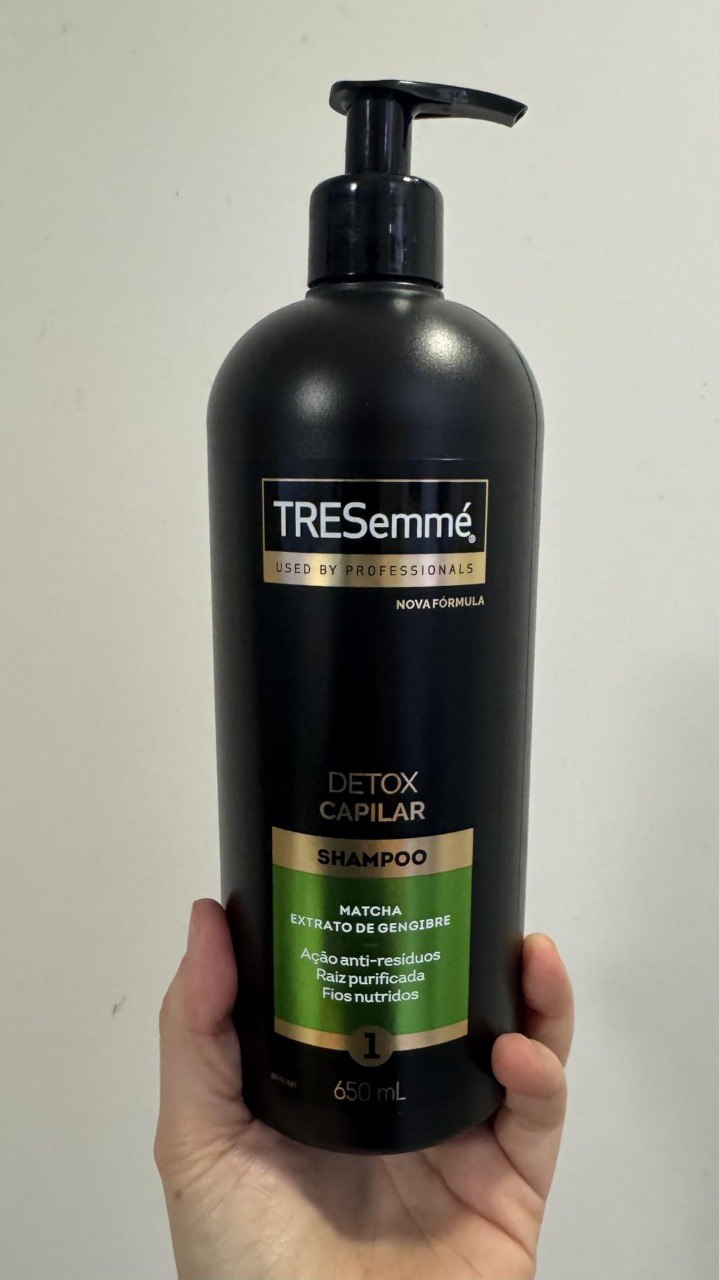 TRESemmé Detox Capilar Shampoo 650 ML